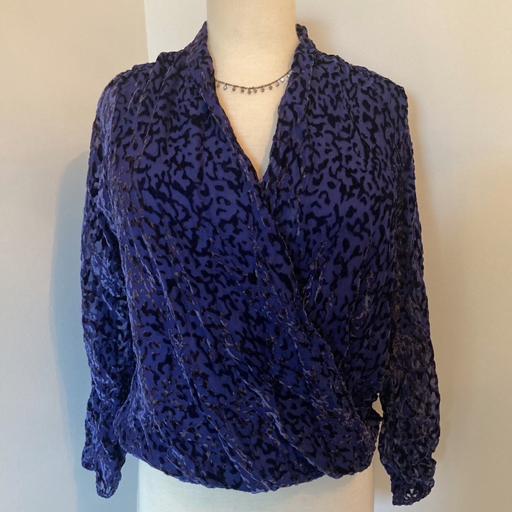 Dressy holiday Alfani wrap blouse blue velvet l